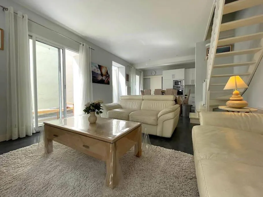Maison Spacieuse Terrasse Ensoleillee Proche Ocean 比亚里茨 0*,  法国