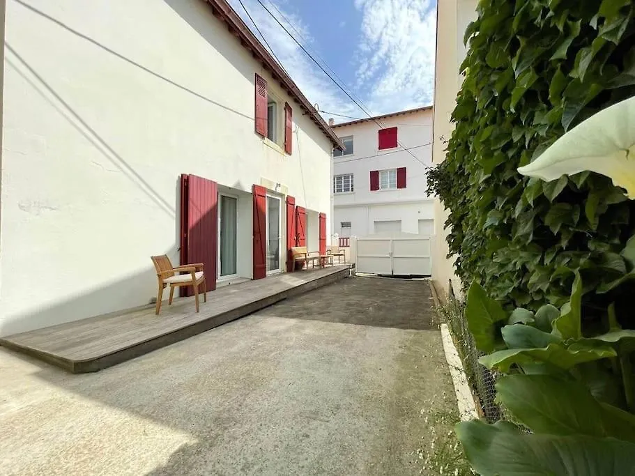 Maison Spacieuse Terrasse Ensoleillee Proche Ocean 比亚里茨